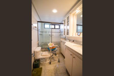 Apartamento para alugar com 142m², 3 quartos e 2 vagas Apartamento para alugar com 142m², 3 quartos e 2 vagasBanheiro Social