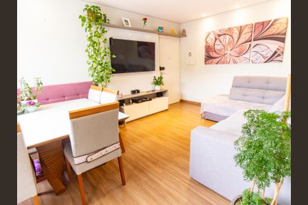Sala de apartamento à venda com 3 quartos, 78m² em Vila Claudia, São Paulo