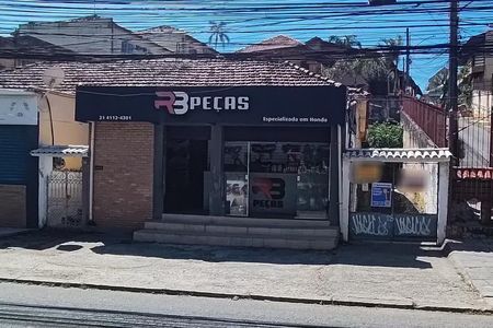 Casa à venda com 82m², 2 quartos e 1 vaga Casa à venda com 82m², 2 quartos e 1 vagaFachada