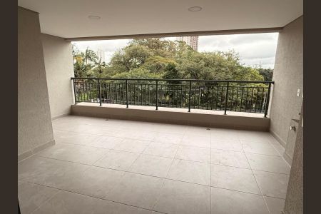 Foto 04 de apartamento à venda com 3 quartos, 123m² em Vila Sofia, São Paulo