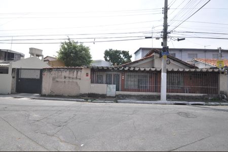 Casa para alugar com 150m², 2 quartos e 2 vagasFachada