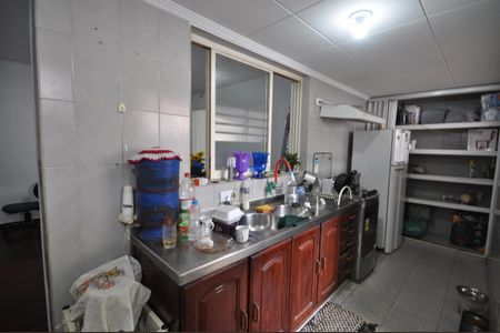 Casa para alugar com 150m², 2 quartos e 2 vagasCozinha