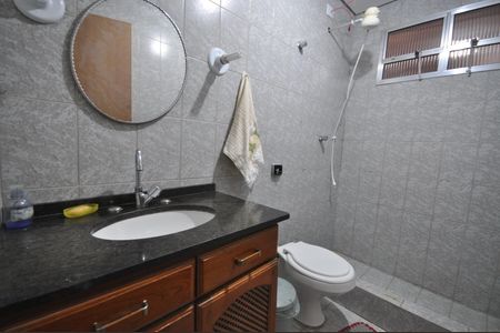 Casa para alugar com 150m², 2 quartos e 2 vagasBanheiro Social