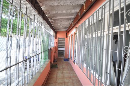 Casa para alugar com 150m², 2 quartos e 2 vagasHall de entrada