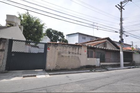 Casa para alugar com 150m², 2 quartos e 2 vagasFachada