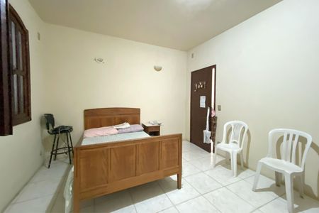 Casa à venda com 361m², 5 quartos e 8 vagas Casa à venda com 361m², 5 quartos e 8 vagasQuarto 1