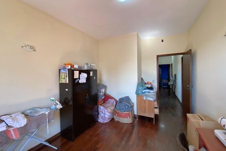 Casa à venda com 361m², 5 quartos e 8 vagas Casa à venda com 361m², 5 quartos e 8 vagasQuarto 4