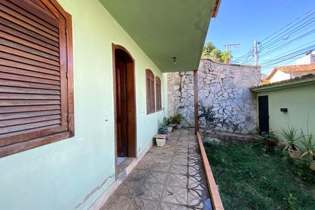 Casa à venda com 361m², 5 quartos e 8 vagas Casa à venda com 361m², 5 quartos e 8 vagasÁrea Externa