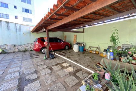 Casa à venda com 361m², 5 quartos e 8 vagas Casa à venda com 361m², 5 quartos e 8 vagasGaragem