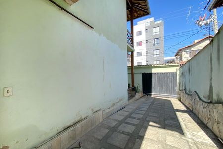 Casa à venda com 361m², 5 quartos e 8 vagas Casa à venda com 361m², 5 quartos e 8 vagasGaragem