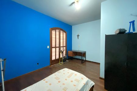 Casa à venda com 361m², 5 quartos e 8 vagas Casa à venda com 361m², 5 quartos e 8 vagasQuarto 3