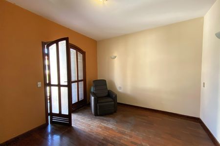 Casa à venda com 361m², 5 quartos e 8 vagas Casa à venda com 361m², 5 quartos e 8 vagasQuarto 2