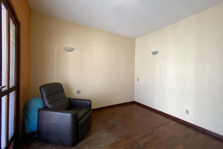 Casa à venda com 361m², 5 quartos e 8 vagas Casa à venda com 361m², 5 quartos e 8 vagasQuarto 2