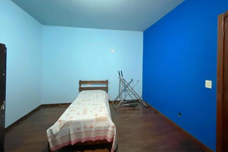 Casa à venda com 361m², 5 quartos e 8 vagas Casa à venda com 361m², 5 quartos e 8 vagasQuarto 3