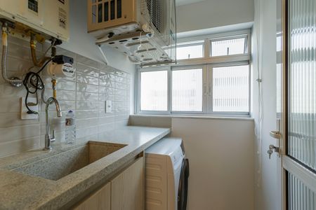 Apartamento à venda com 70m², 2 quartos e 1 vagaÁrea de Serviço