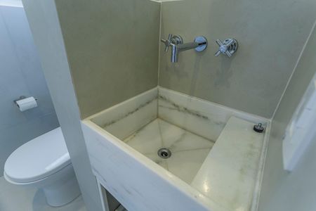 Apartamento à venda com 70m², 2 quartos e 1 vagaBanheiro da Suíte 1