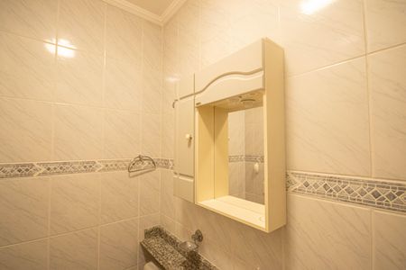 Casa à venda com 200m², 3 quartos e 2 vagasBanheiro da Suíte 2