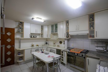 Casa à venda com 200m², 3 quartos e 2 vagasCozinha