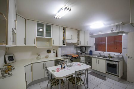 Casa à venda com 200m², 3 quartos e 2 vagasCozinha