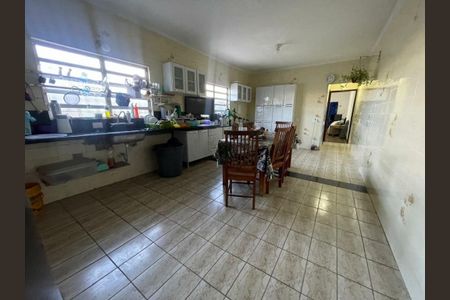 Casa à venda com 3 quartos, 193m² em Vila Tolstoi, São Paulo