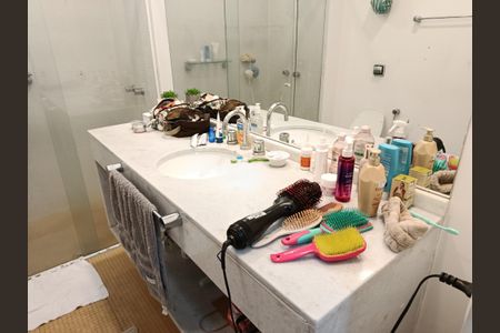 Apartamento à venda com 120m², 2 quartos e 1 vagaBanheiro da Suíte