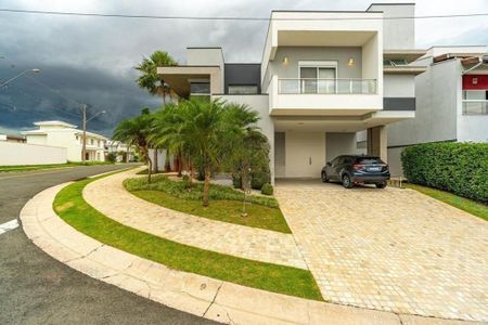 Casa à venda com 470m², 4 quartos e 2 vagas