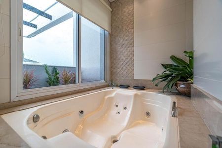 Casa à venda com 470m², 4 quartos e 2 vagas