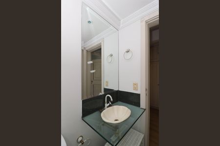 Apartamento à venda com 93m², 2 quartos e 2 vagas Apartamento à venda com 93m², 2 quartos e 2 vagasBanheiro da Suíte 2