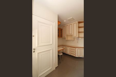 Apartamento à venda com 93m², 2 quartos e 2 vagas Apartamento à venda com 93m², 2 quartos e 2 vagasCozinha