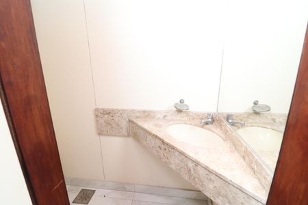 Lavabo de apartamento à venda com 3 quartos, 110m² em Jardim Guanabara, Rio de Janeiro