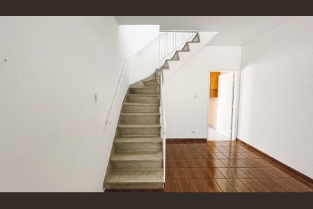 Casa à venda com 120m², 3 quartos e 1 vagaEscada