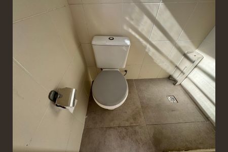 Casa para alugar com 130m², 3 quartos e 2 vagas Casa para alugar com 130m², 3 quartos e 2 vagasÁrea externa - Banheiro