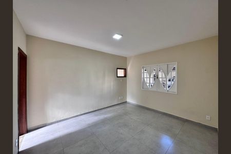 Casa para alugar com 130m², 3 quartos e 2 vagas Casa para alugar com 130m², 3 quartos e 2 vagasSuíte