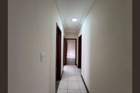 Casa para alugar com 130m², 3 quartos e 2 vagas Casa para alugar com 130m², 3 quartos e 2 vagasCorredor