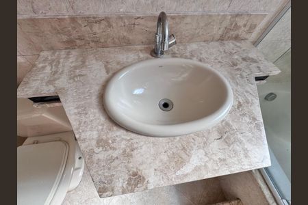 Casa para alugar com 130m², 3 quartos e 2 vagas Casa para alugar com 130m², 3 quartos e 2 vagasSuíte - Banheiro