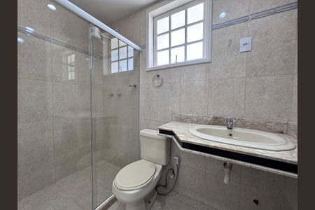 Casa para alugar com 130m², 3 quartos e 2 vagas Casa para alugar com 130m², 3 quartos e 2 vagasBanheiro Social