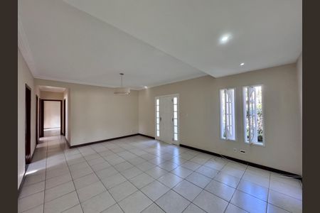 Sala de casa para alugar com 3 quartos, 130m² em Recreio dos Bandeirantes, Rio de Janeiro