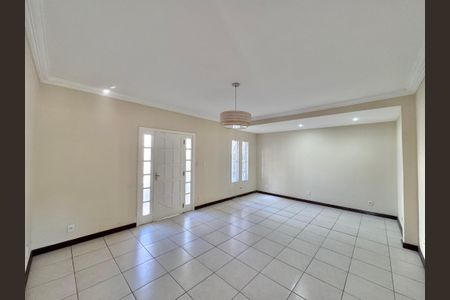 Sala de casa para alugar com 3 quartos, 130m² em Recreio dos Bandeirantes, Rio de Janeiro