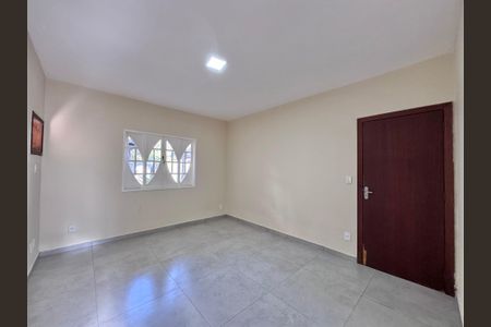 Casa para alugar com 130m², 3 quartos e 2 vagas Casa para alugar com 130m², 3 quartos e 2 vagasSuíte