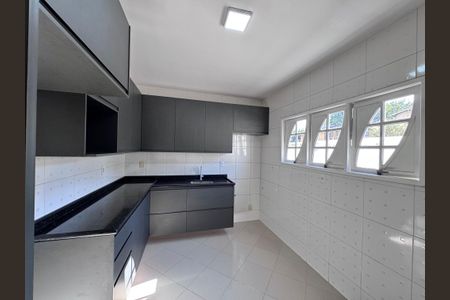 Casa para alugar com 130m², 3 quartos e 2 vagas Casa para alugar com 130m², 3 quartos e 2 vagasCozinha