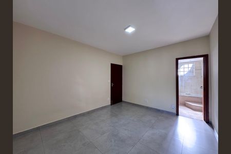 Casa para alugar com 130m², 3 quartos e 2 vagas Casa para alugar com 130m², 3 quartos e 2 vagasSuíte