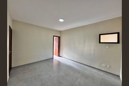 Casa para alugar com 130m², 3 quartos e 2 vagas Casa para alugar com 130m², 3 quartos e 2 vagasSuíte