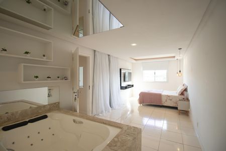 Casa para alugar com 350m², 3 quartos e 3 vagas Casa para alugar com 350m², 3 quartos e 3 vagasSuíte