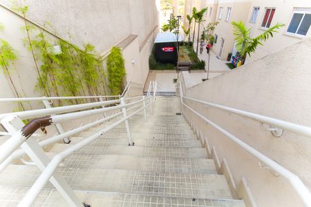 Apartamento para alugar com 33m², 2 quartos e sem vaga Apartamento para alugar com 33m², 2 quartos e sem vagaEscada