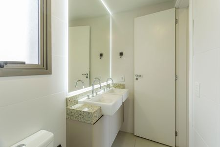 Apartamento para alugar com 75m², 2 quartos e 1 vaga Apartamento para alugar com 75m², 2 quartos e 1 vagaBanheiro Social