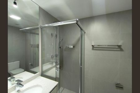 Banheiro de apartamento para alugar com 1 quarto, 29m² em Vila Mariana, São Paulo