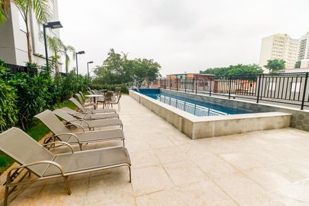 Apartamento à venda com 37m², 2 quartos e sem vagaÁrea comum - Piscina