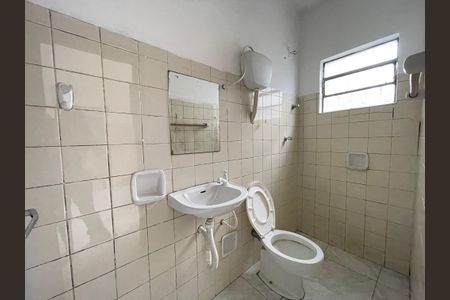 Banheiro de casa para alugar com 1 quarto, 50m² em Jardim das Vertentes, São Paulo
