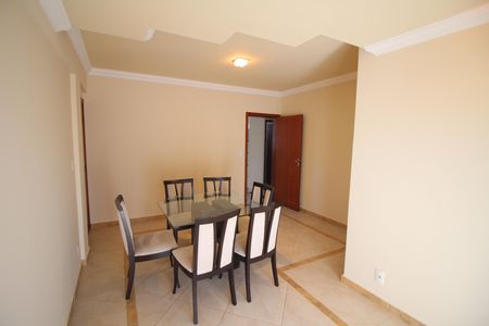 Sala de apartamento para alugar com 3 quartos, 90m² em Novo Eldorado, Contagem