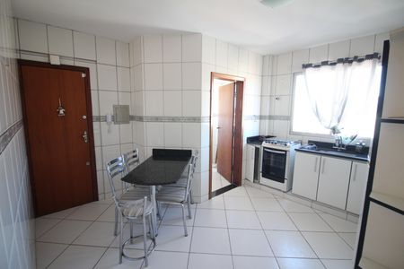 Apartamento para alugar com 90m², 3 quartos e 2 vagasCozinha